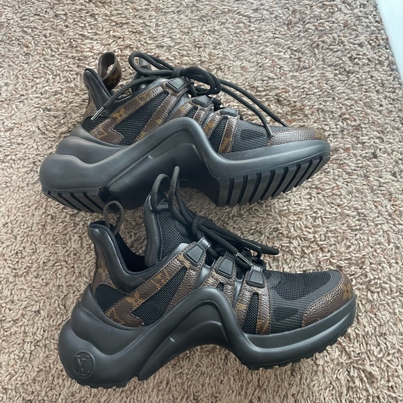 Louis Vuitton LV Archlight Sneaker - Picture 6 of 14